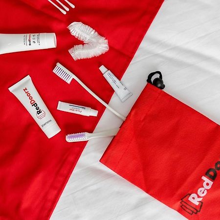 Reddoorz @ Graha Cemerlang Maros Kallikalli Eksteriør bilde