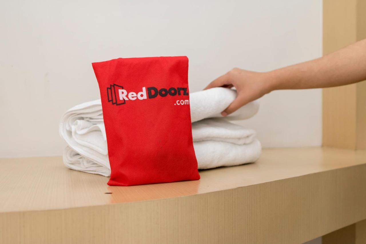 Reddoorz @ Graha Cemerlang Maros Kallikalli Eksteriør bilde